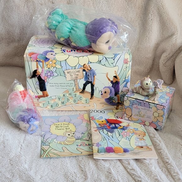 VTG 2000 Precious Moments Enesco Fun Club Box w/ Catepillar Plushes & Figurine - Picture 1 of 15